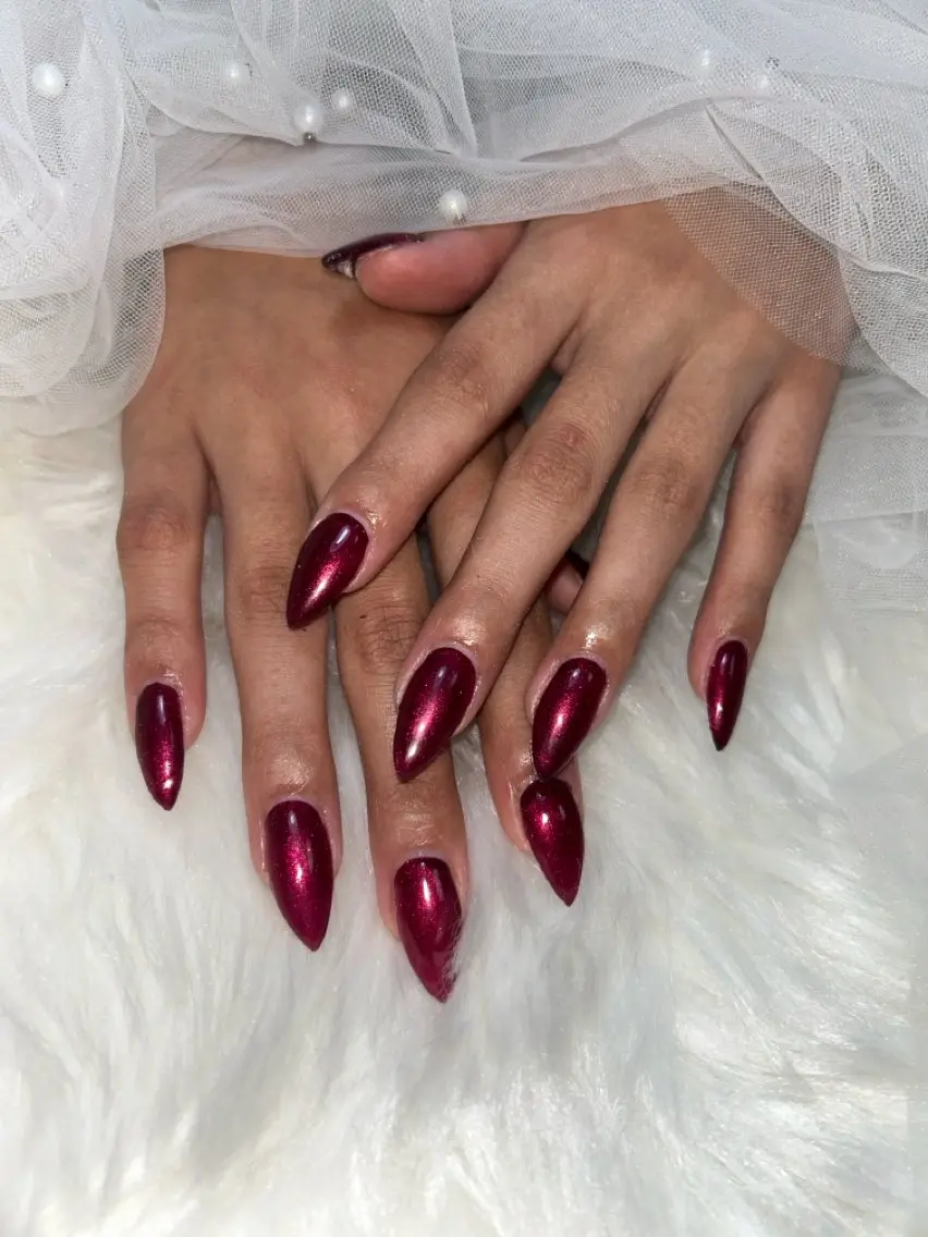 ネイル ワンカラーネイル 赤色 nail salon Lilynのネイルデザイン