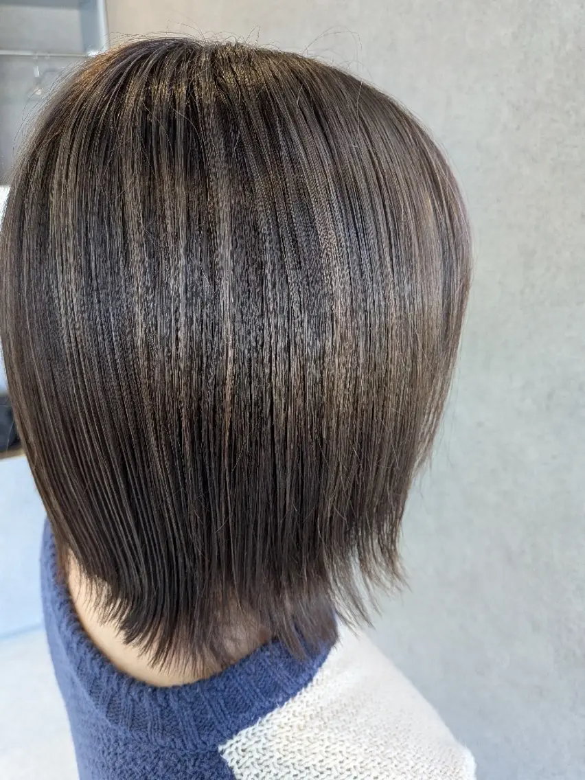 ミディアム ARCANA 鴨井　絵利子のヘアスタイル