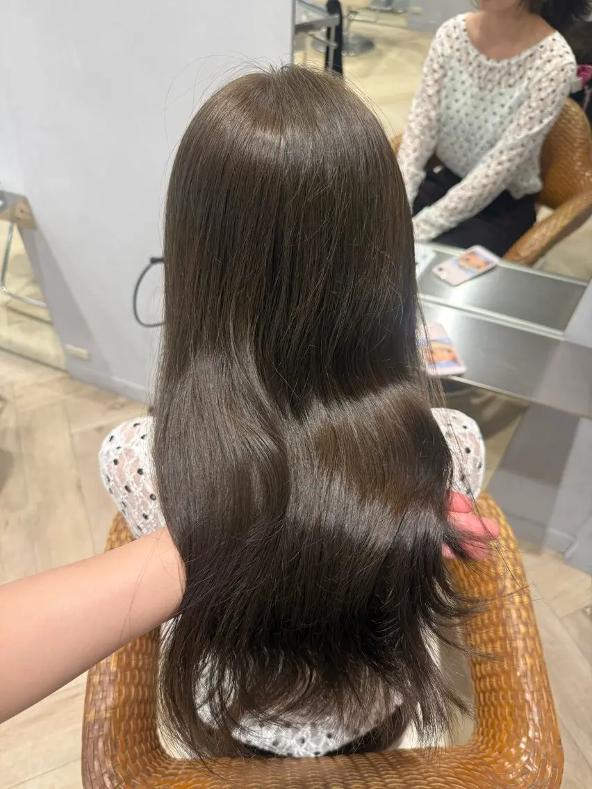 ロング カラー ヘアカラー ヒジオカ リナのヘアスタイル