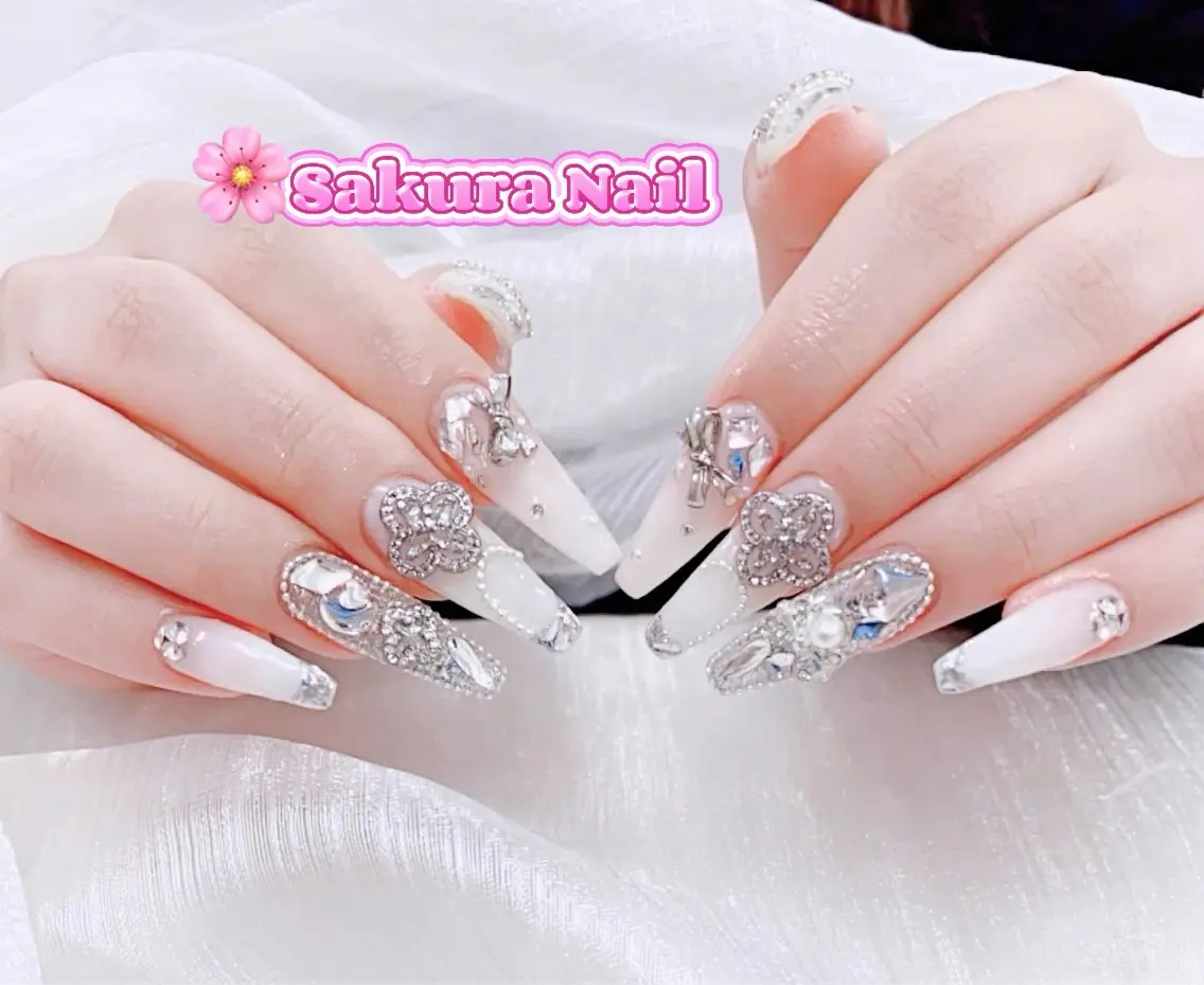 ネイル アートネイル オーロラネイル ボルドー チークネイル フレンチネイル ハンドネイル Sakura Nail Salonのネイルデザイン