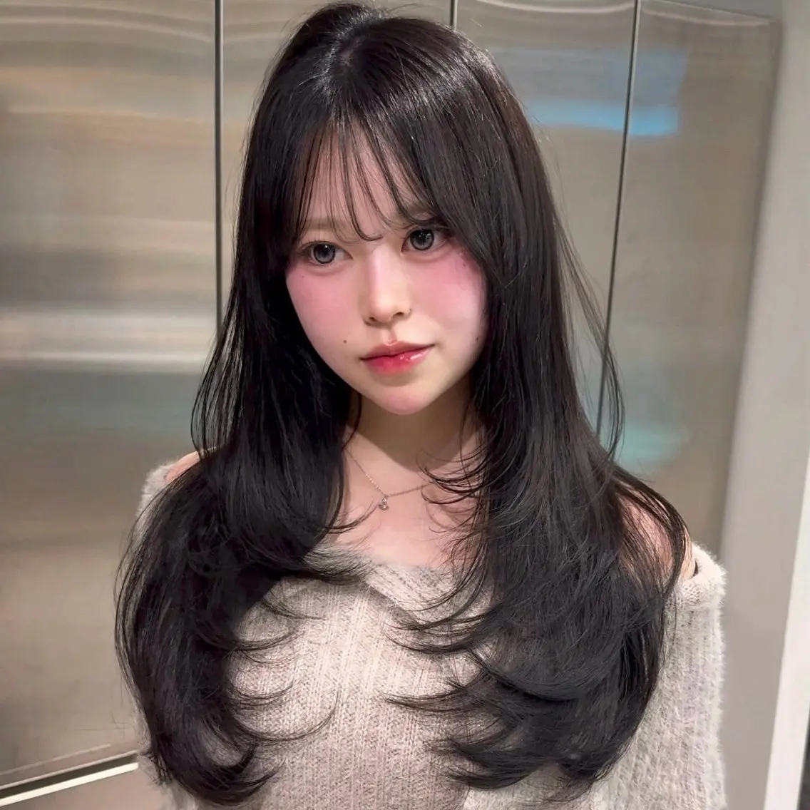 ロング カラー 透明感カラー 顔周りカット レイヤーカット カット ヘアカラー トリートメント ユナ hearts.店長のヘアスタイル