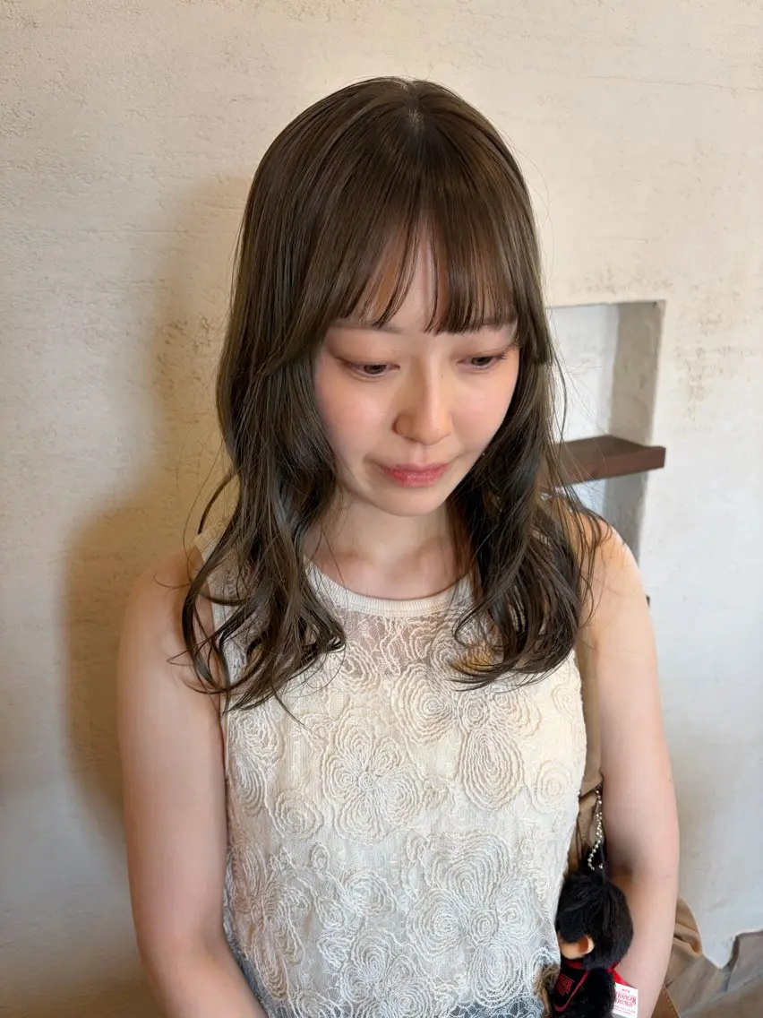 セミロング カラー ベージュカラー ブリーチ 透明感カラー ブリーチなしカラー オリーブベージュ 透明感カラー/ 相川 ひなたのヘアスタイル