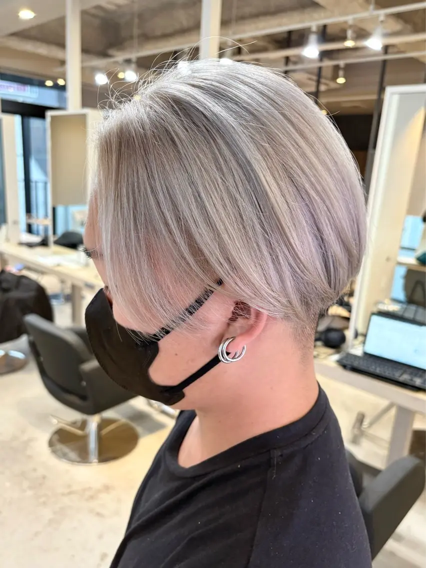 ミディアム ヘアカラー HIRO ✂︎のヘアスタイル