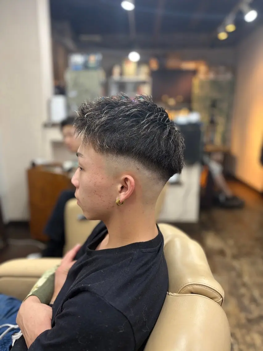 メンズ フェードカット メンズショート 生駒のパーマ達人 FEELけんけんのヘアスタイル