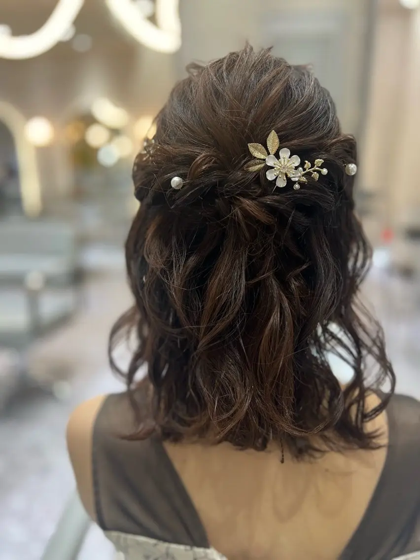 ミディアム ヘアアレンジ ハーフアップ 結婚式・ブライダル ヘアセット KANA🌿透明感/ レイヤーcut🌿のヘアスタイル