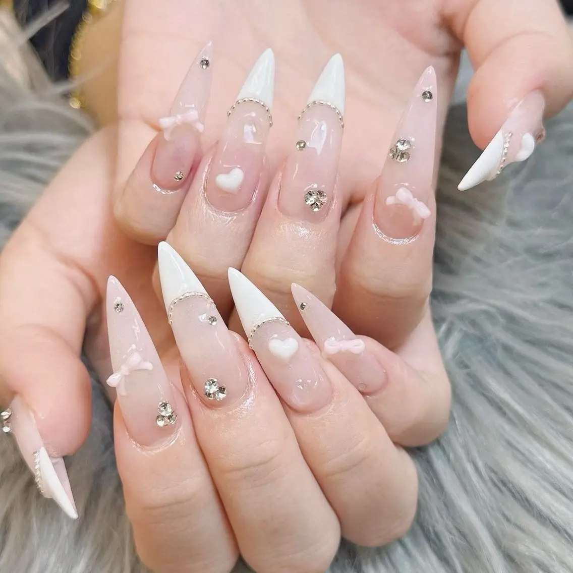 ネイル ハンドネイル ハンドケア Anh Nail 歌舞伎町のネイルデザイン