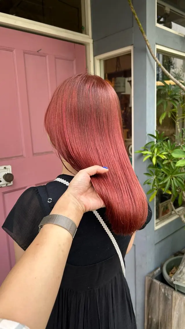 セミロング カラー ブリーチ ブリーチなしカラー オレンジ ピンクカラー ヘアカラー ヘッドスパ BRITS 渡辺 菜々子のヘアスタイル