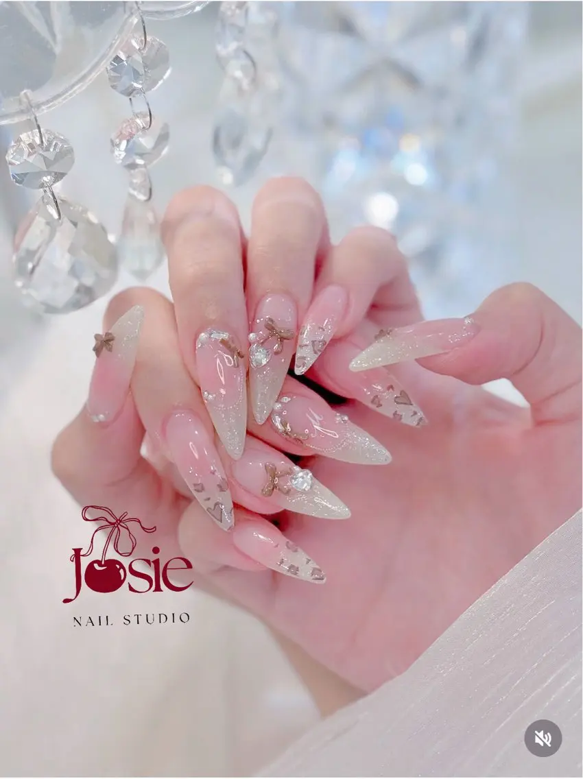 ネイル 長さ出し フレンチネイル グラデーション 韓国ネイル ロングネイル ハンドネイル Josie nail salonのネイルデザイン