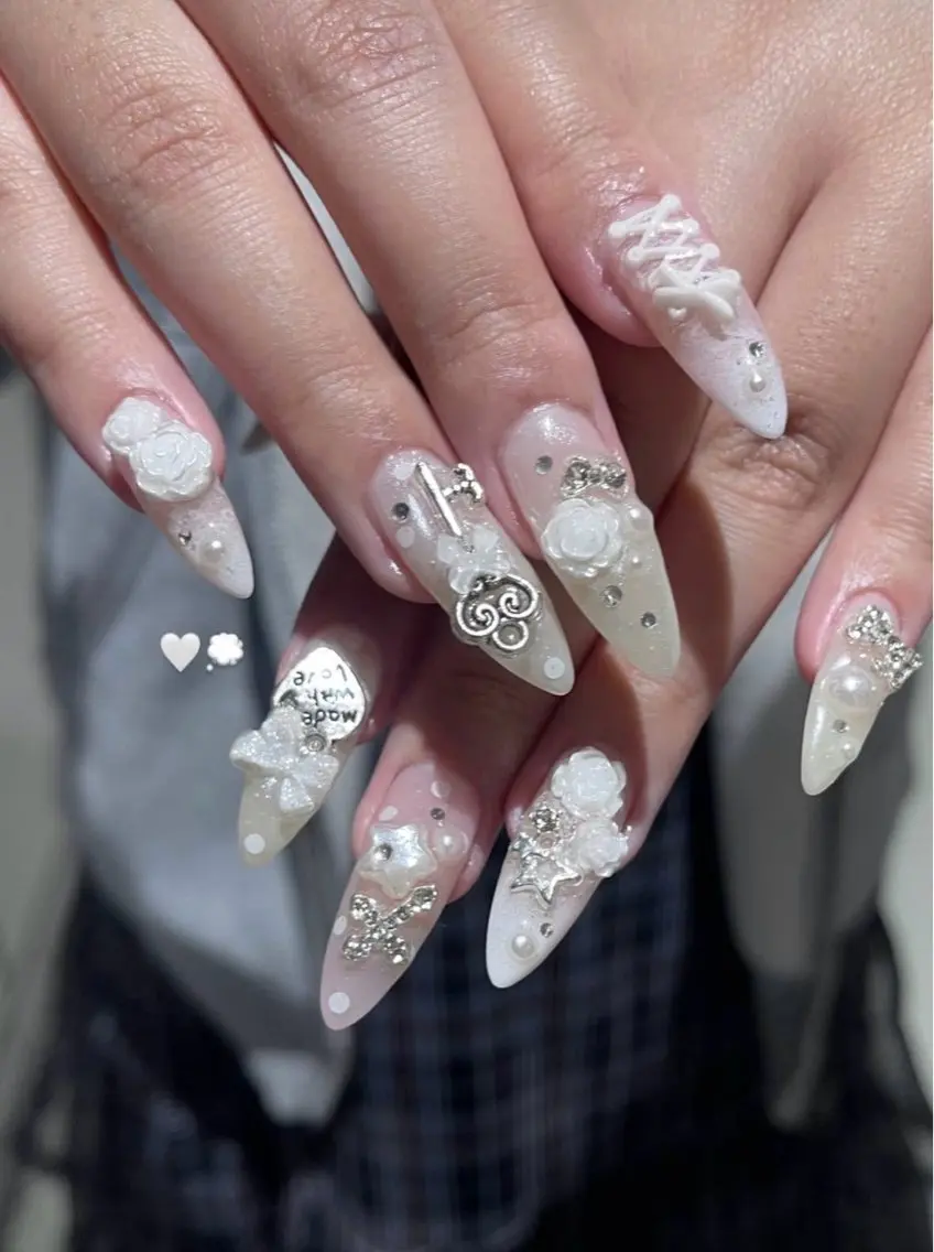 ネイル フレンチネイル ロングネイル マグネットネイル スカルプネイル スーパーロングネイル ハンドネイル ハンドケア Nihonthy Nail 新宿のネイルデザイン
