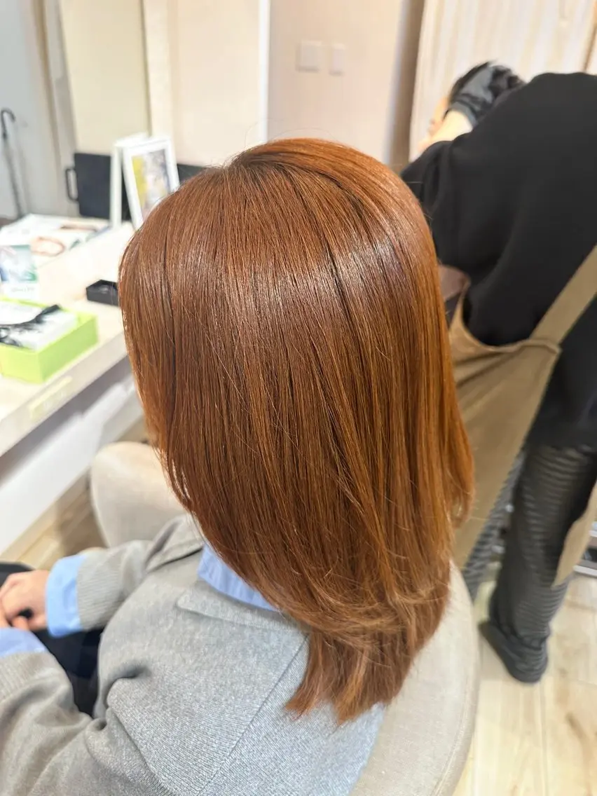 セミロング 吉崎 明日香のヘアスタイル