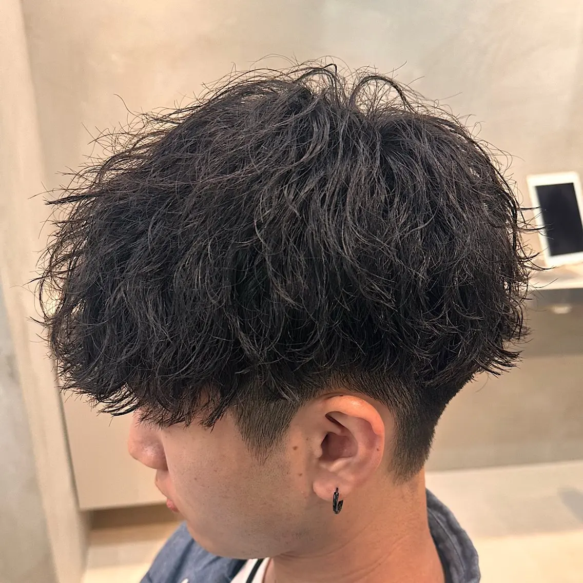 ショート パーマ メンズ メンズパーマ ツイストスパイラルパーマ スパイラルパーマ 小野寺 隼のヘアスタイル
