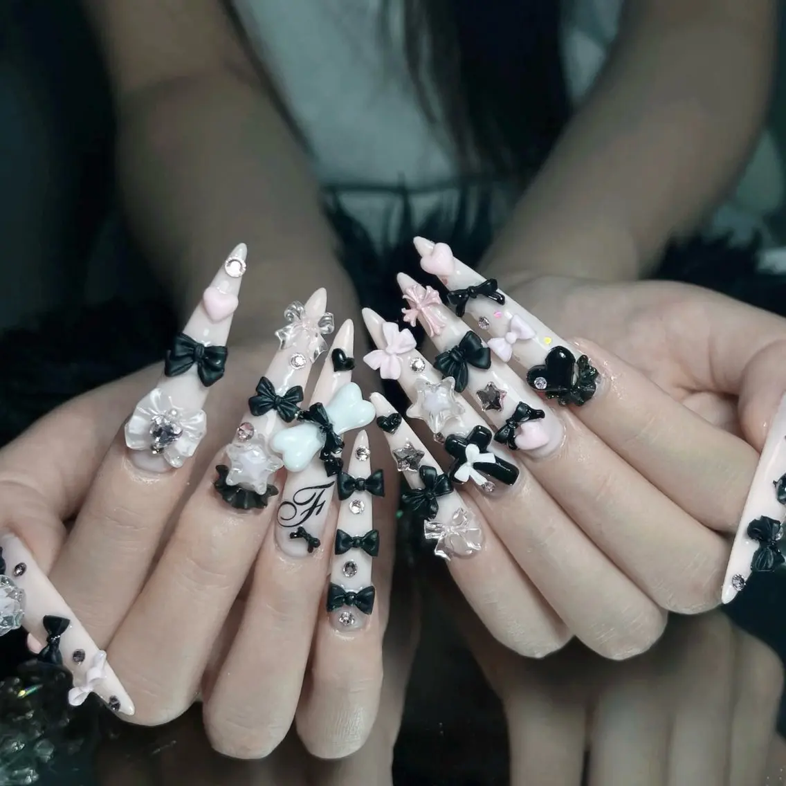 ネイル オーロラネイル 長さ出し フラッシュネイル フレンチネイル ジェルネイル ハンドネイル Amee Nail Salonのネイルデザイン