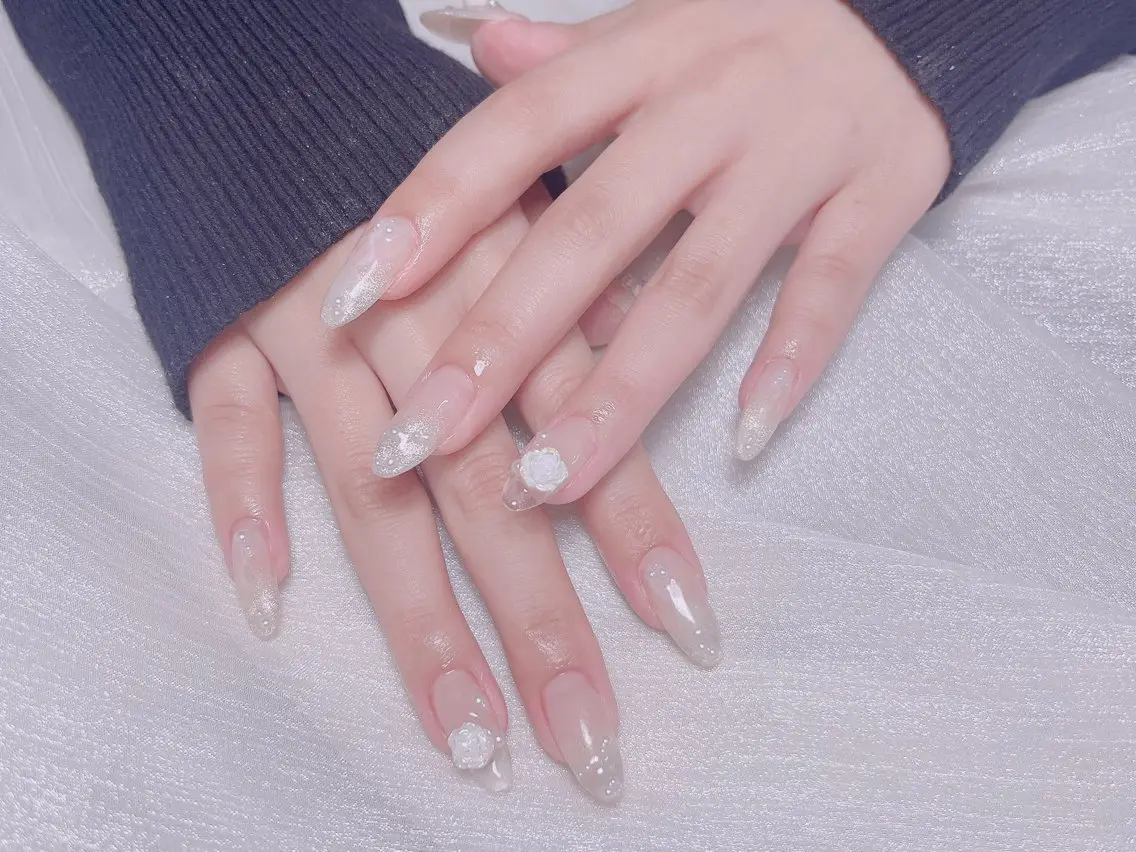 ネイル KARI ネイルサロンのネイルデザイン
