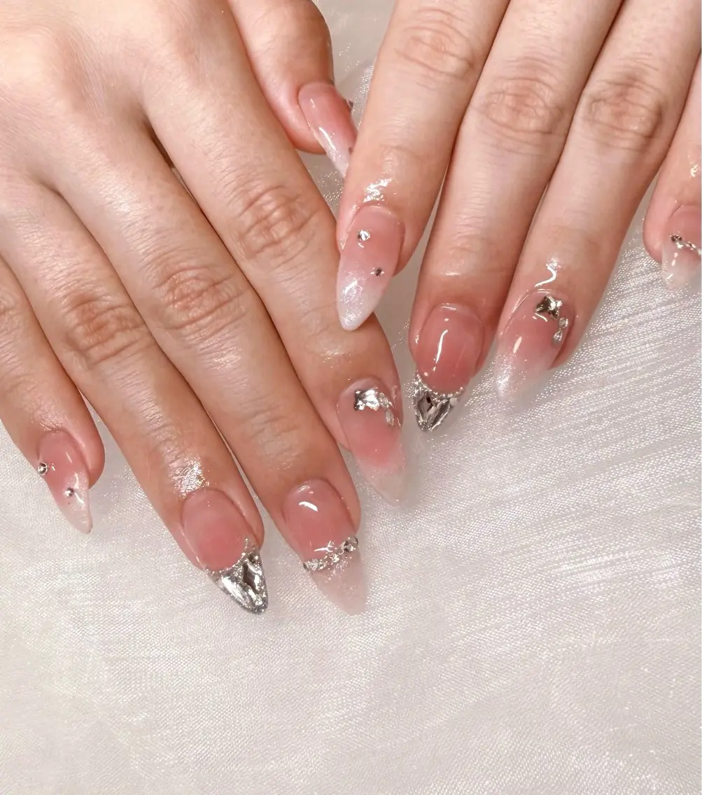 ネイル チークネイル 春ネイル CHARME 🤎〔RINA〕のネイルデザイン