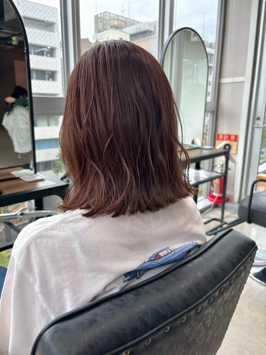 ミディアム ラベンダーベージュ カット ヘアカラー 伊藤 優花のヘアスタイル
