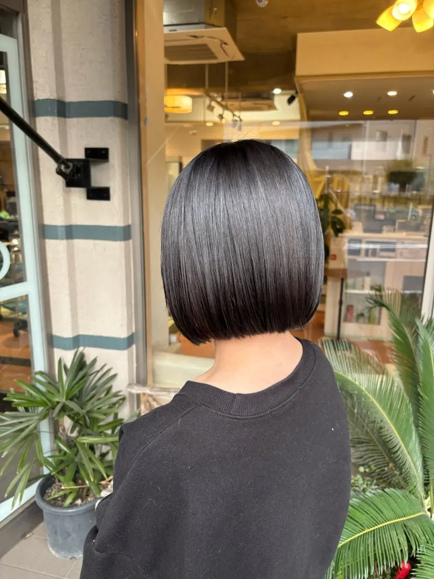 ミディアム 切りっぱなしボブ ボブ カット トリートメント 庄司 桜のヘアスタイル