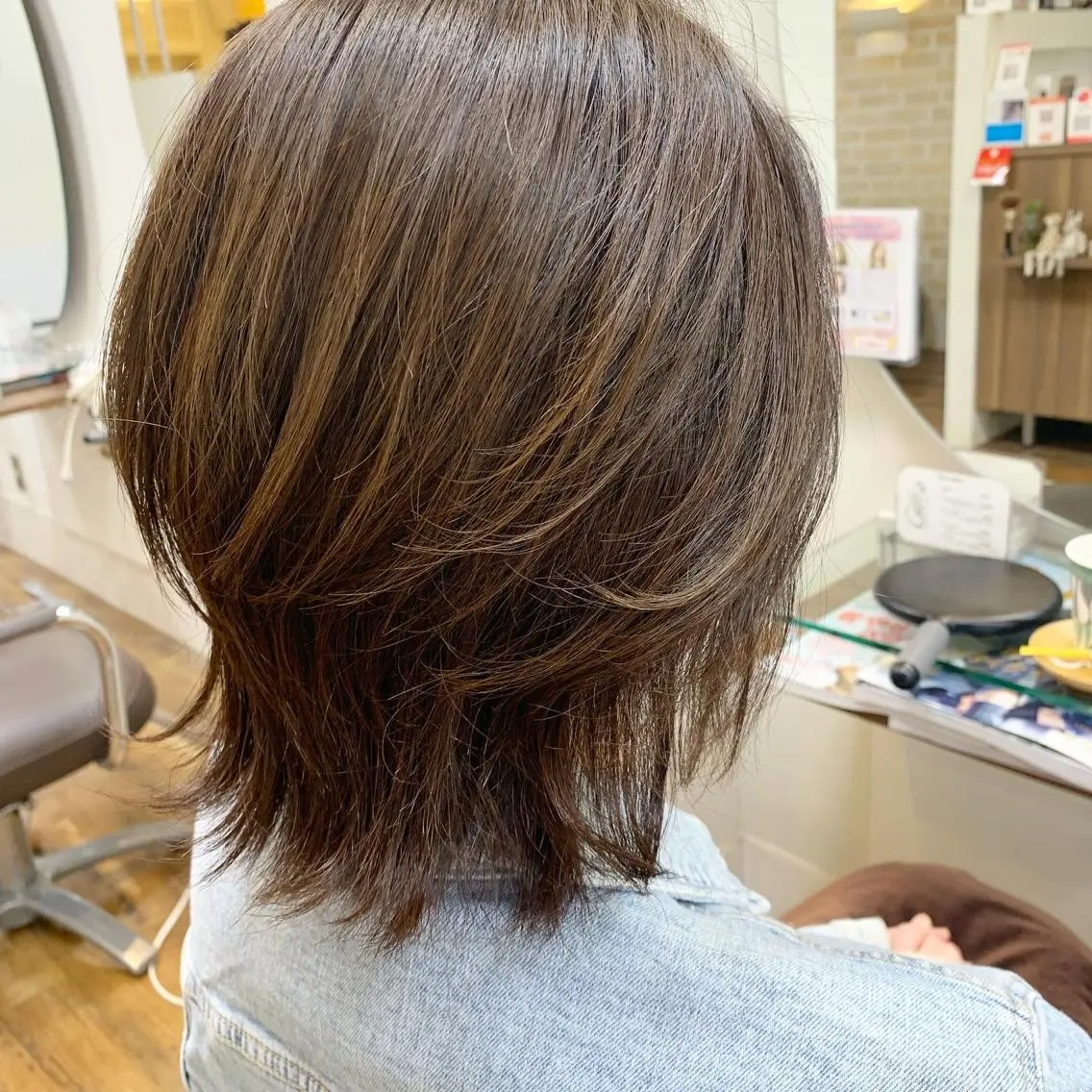 ショート 切りっぱなしボブ ボブ レイヤーカット 外ハネヘア カット ヘアカラー トリートメント yoshimi .のヘアスタイル