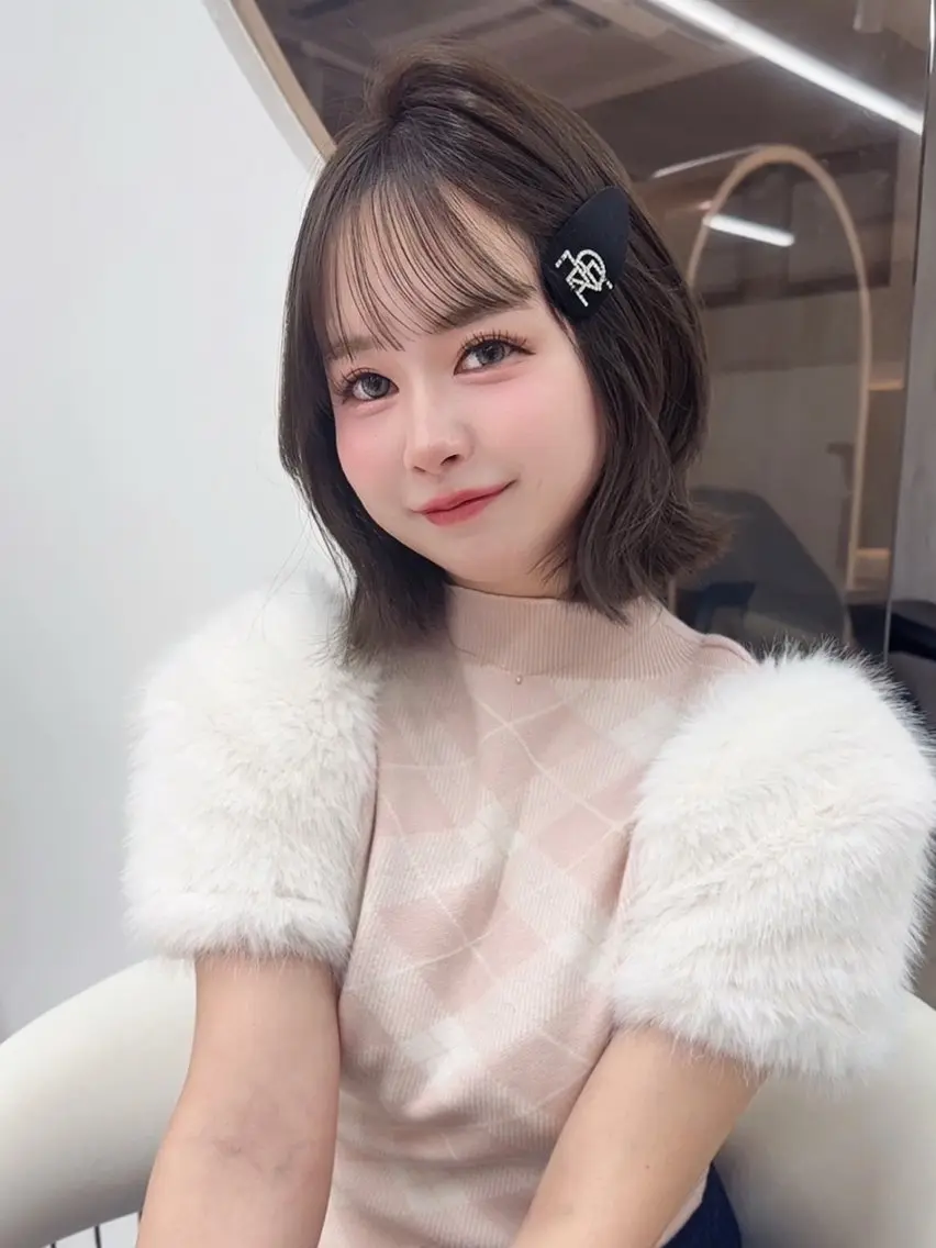 ミディアム カット ヘアカラー トリートメント Lond  Emi 艶髪モテヘアのヘアスタイル
