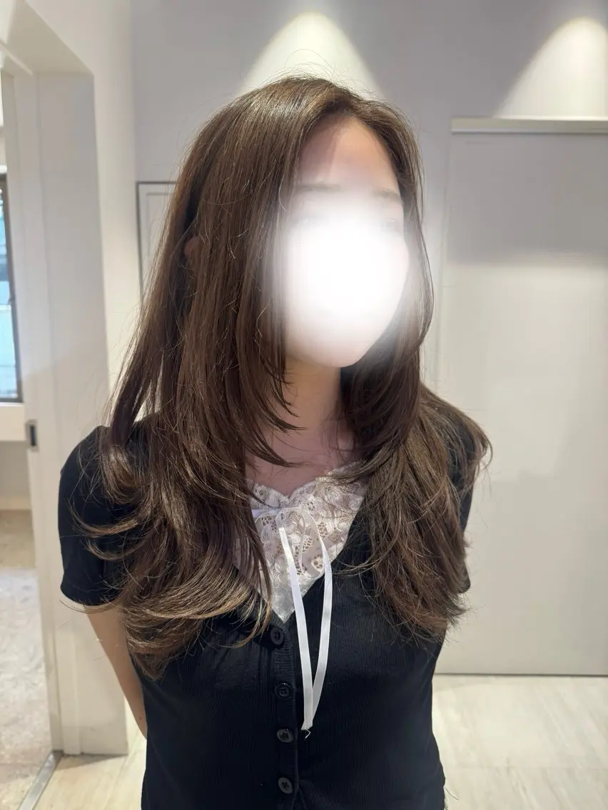 セミロング カラー レイヤーカット カット ヘアカラー トリートメント Ami/艶カラー/ レイヤー/ハイトーンのヘアスタイル