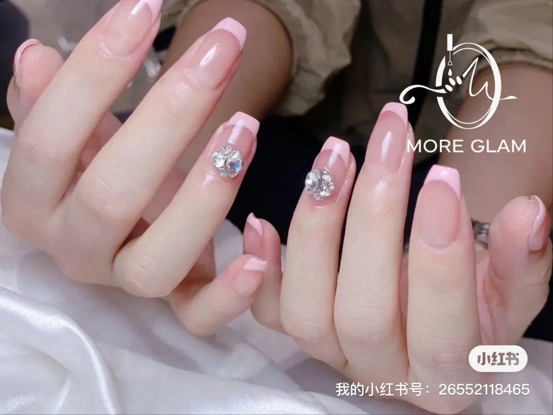 ネイル 長さ出し フットネイル フレンチネイル ジェルネイル 韓国ネイル ハンドネイル MoreGlam ネイルのネイルデザイン