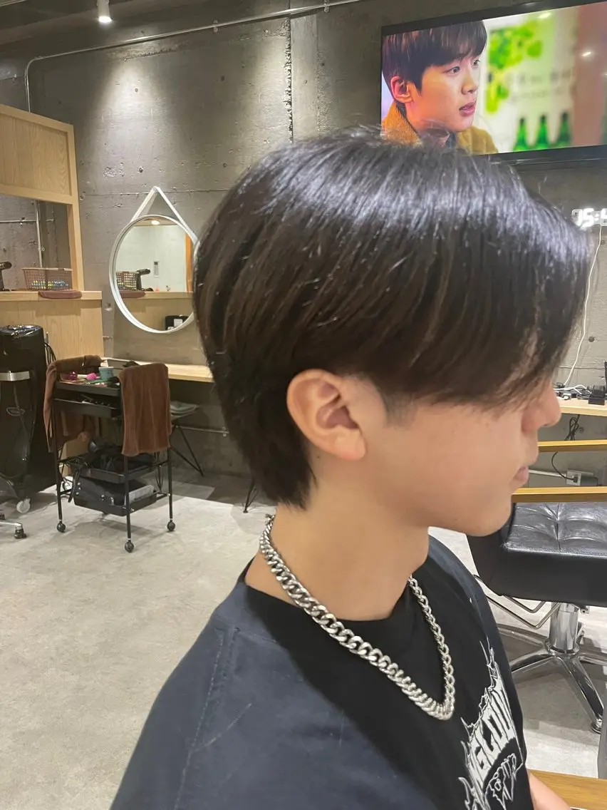 ショート メンズ 🌈透明感カラー 韓国 ミライ🇰🇷のヘアスタイル