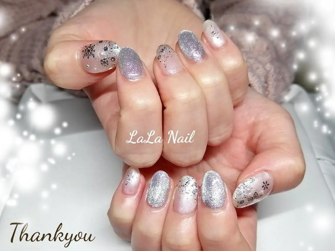 ネイル キラキラネイル マグネットネイル 冬ネイル LaLa Nailのネイルデザイン