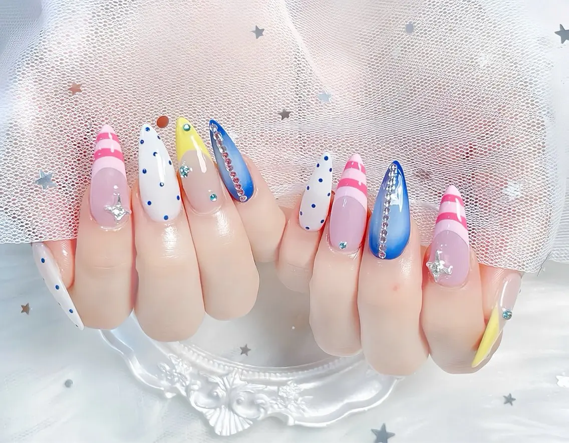 ネイル チークネイル 長さ出し フレンチネイル ジェルネイル グラデーション ハンドネイル THANHTHANH NAILのネイルデザイン