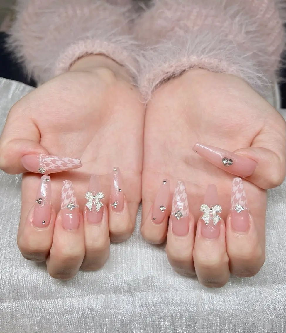 ネイル 長さ出し グラデーション キラキラネイル マグネットネイル ニュアンスネイル ハンドネイル Lee Nails チップ長さだし専門店のネイルデザイン