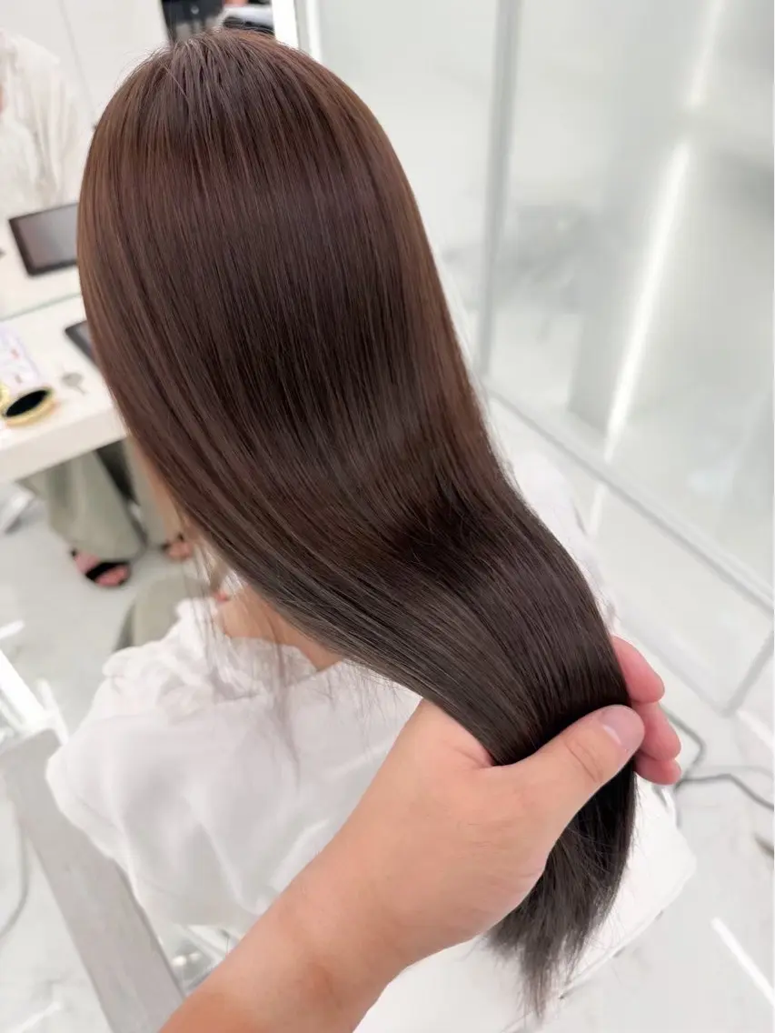 ロング 縮毛矯正 縮毛矯正 トリートメント 前髪/顔周り/透明感 艶カラーとどさんのヘアスタイル