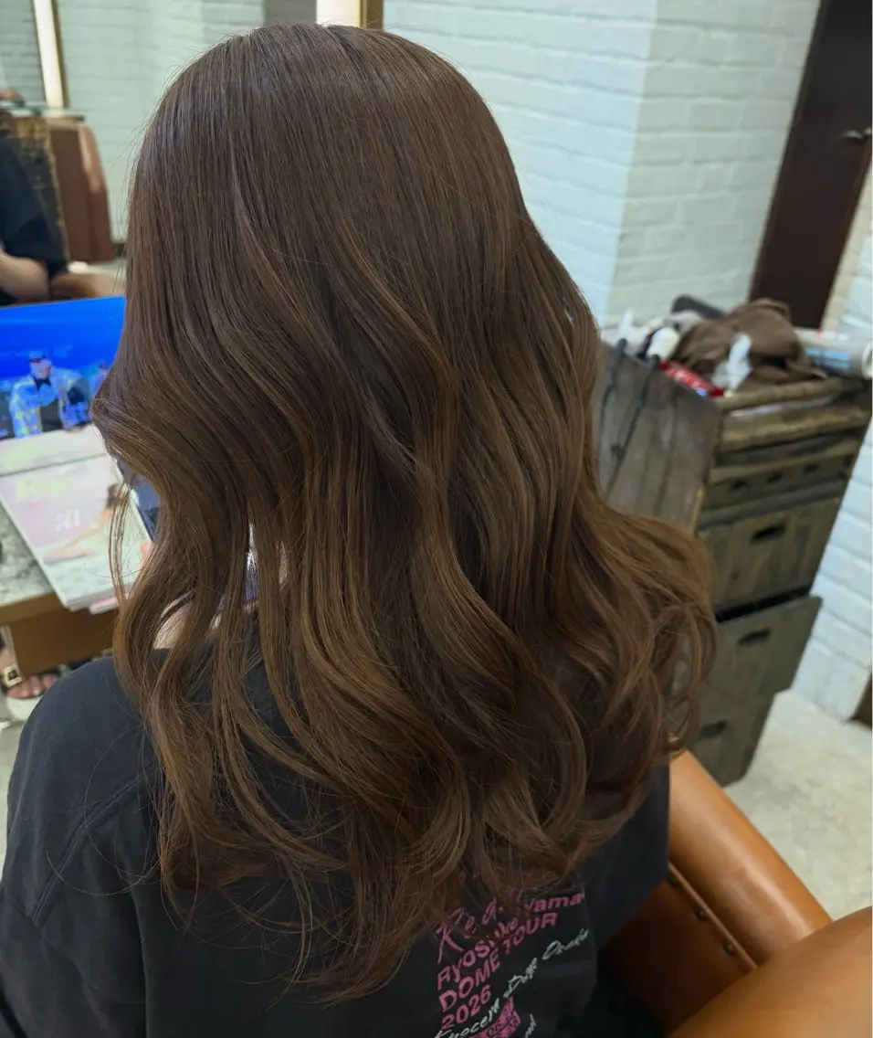 セミロング カラー ベージュカラー ブラウンカラー ブラウンベージュ ヘアカラー 湯浅 菜月のヘアスタイル