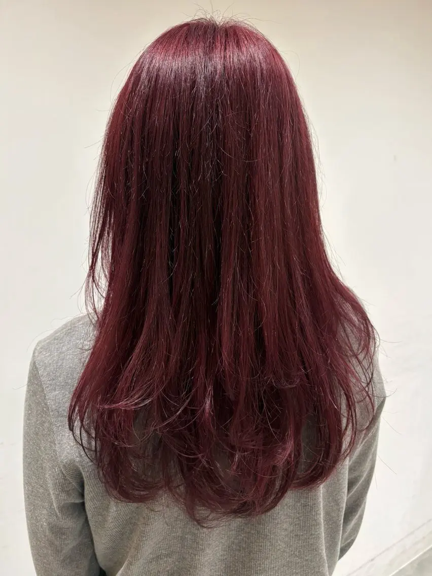 カラー カシス レッドカラー ヘアカラー 齋藤 そらのヘアスタイル