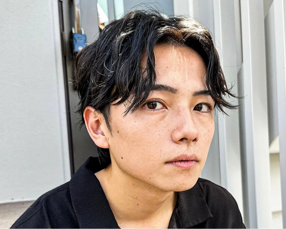 ショート カラー パーマ メンズ アップバング ダウンパーマ メンズパーマ メンズツイストパーマ 刈り上げ 朝楽メンズパーマ 🥇メンズカット吉田のヘアスタイル