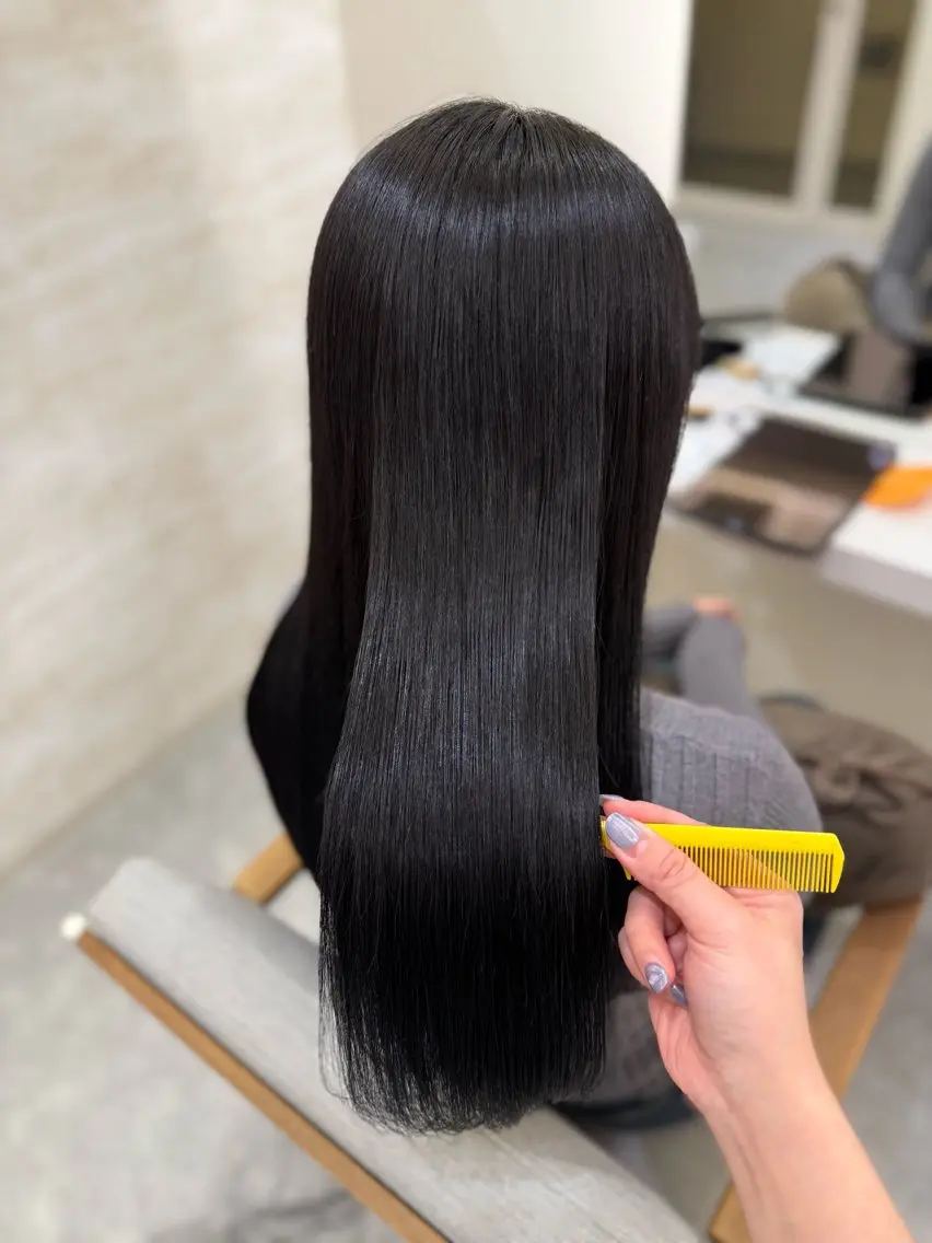 セミロング カラー カット ヘアカラー トリートメント 髪質改善&艶感カラー 🪄岡井美結のヘアスタイル