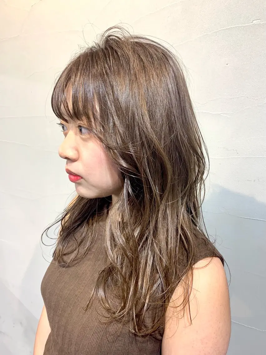 ロング カラー アッシュ ロング ヘアカラー トリートメント ハイトーン/レイヤー /ウルフ⭐️永田⭐️のヘアスタイル