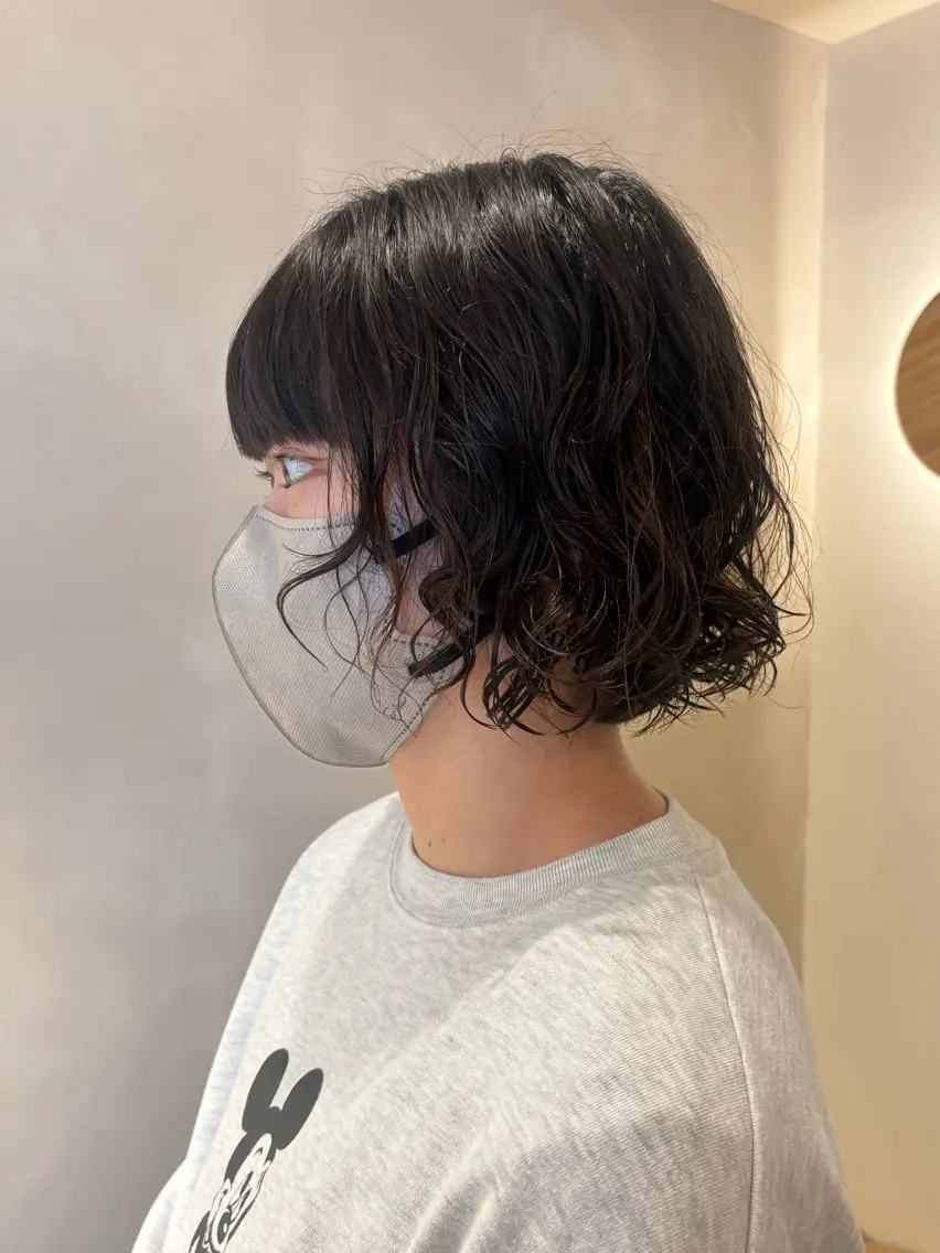 ミディアム パーマ ミディアムパーマ ボブ カット パーマ シンバヒナノ/パーマ レイヤー/髪質改善のヘアスタイル