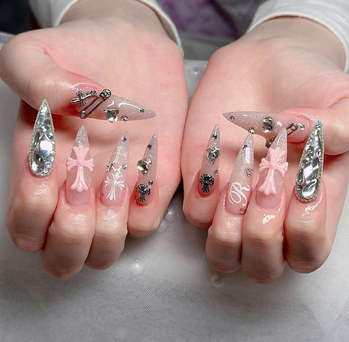 ネイル フレンチネイル ジェルネイル ハロウィン 韓国ネイル マグネットネイル ハンドネイル yuuna hbabynailのネイルデザイン