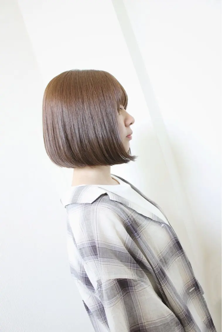 ミディアム カラー ベージュカラー ブリーチ ボブ カット ヘアカラー 土居 正季のヘアスタイル
