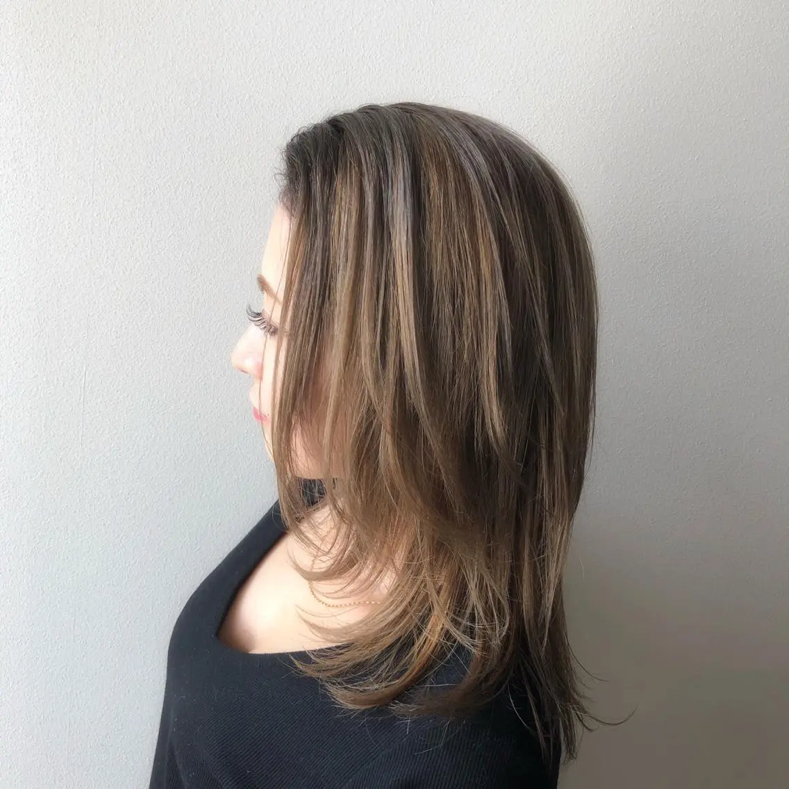 セミロング カラー ベージュカラー グレージュ ヘアカラー トリートメント 江藤 星史のヘアスタイル