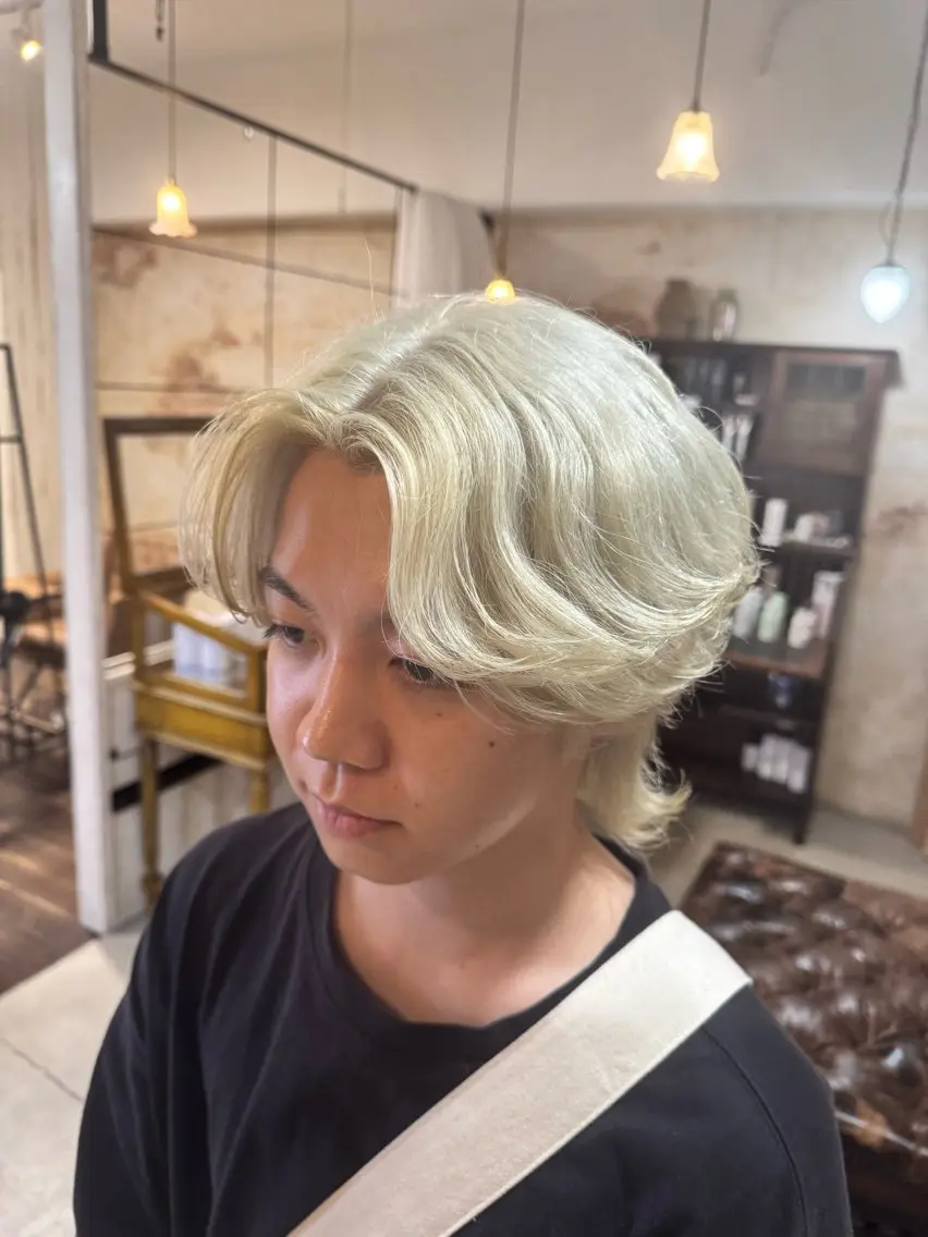 カラー ブリーチ 透明感カラー ハイトーンカラー ヘアカラー 菰田 愛輝のヘアスタイル