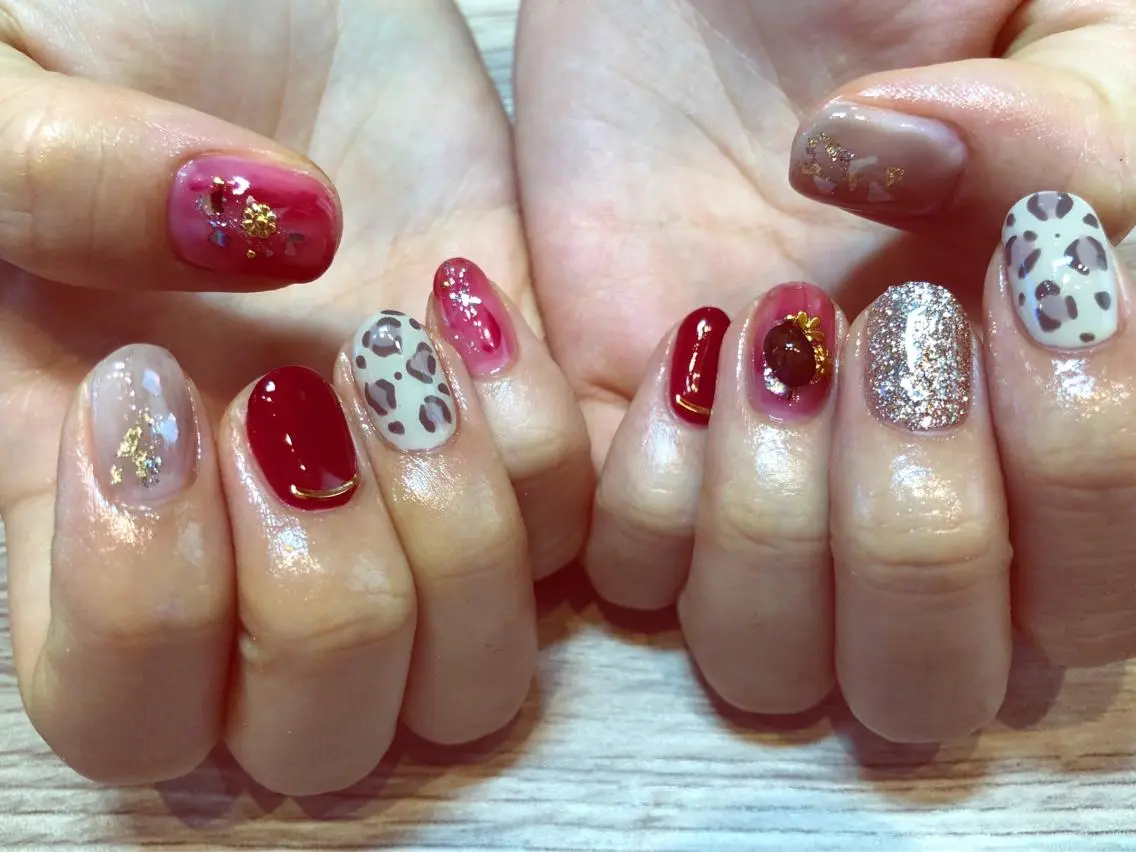 ネイル ニュアンスネイル 赤色 🎀AYAKO 🎀中韓ネイルのネイルデザイン