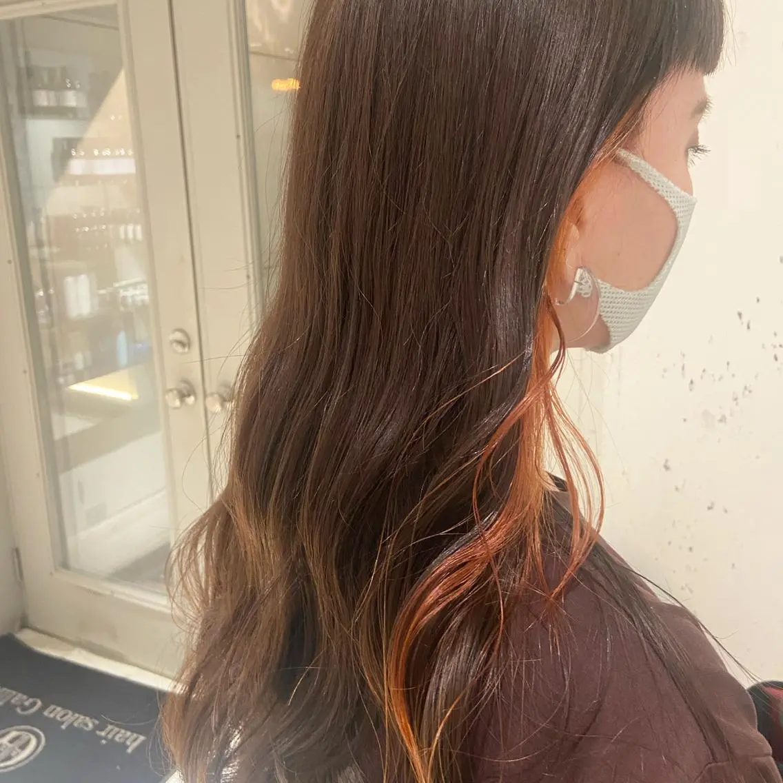 ロング カラー イヤリングカラー ハイトーンカラー インナーカラー オレンジ カジュアルを女っぽく 𝗮𝘆𝗮𝗰𝗼のヘアスタイル