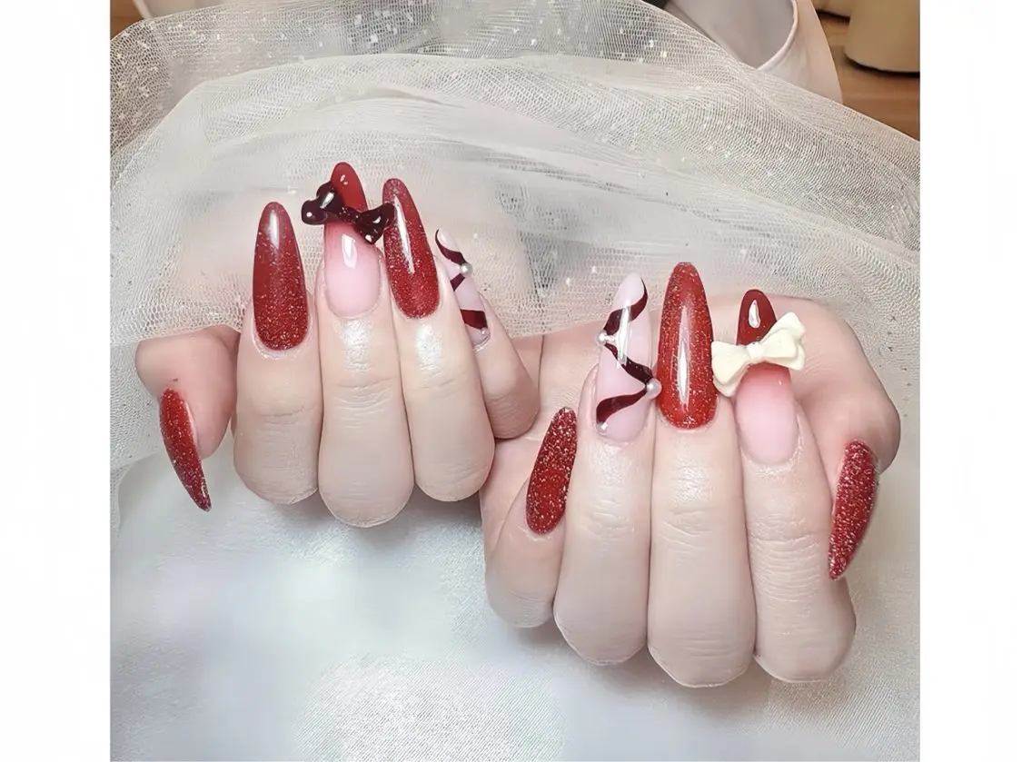 ネイル オーロラネイル チークネイル 桜ネイル クリアネイル ドット ハンドネイル Rin Nail 新大久保店のネイルデザイン