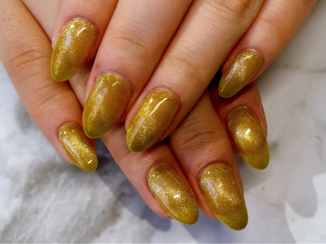 ネイル マグネットネイル 黄色 Lani🌈Nail Konatsuのネイルデザイン