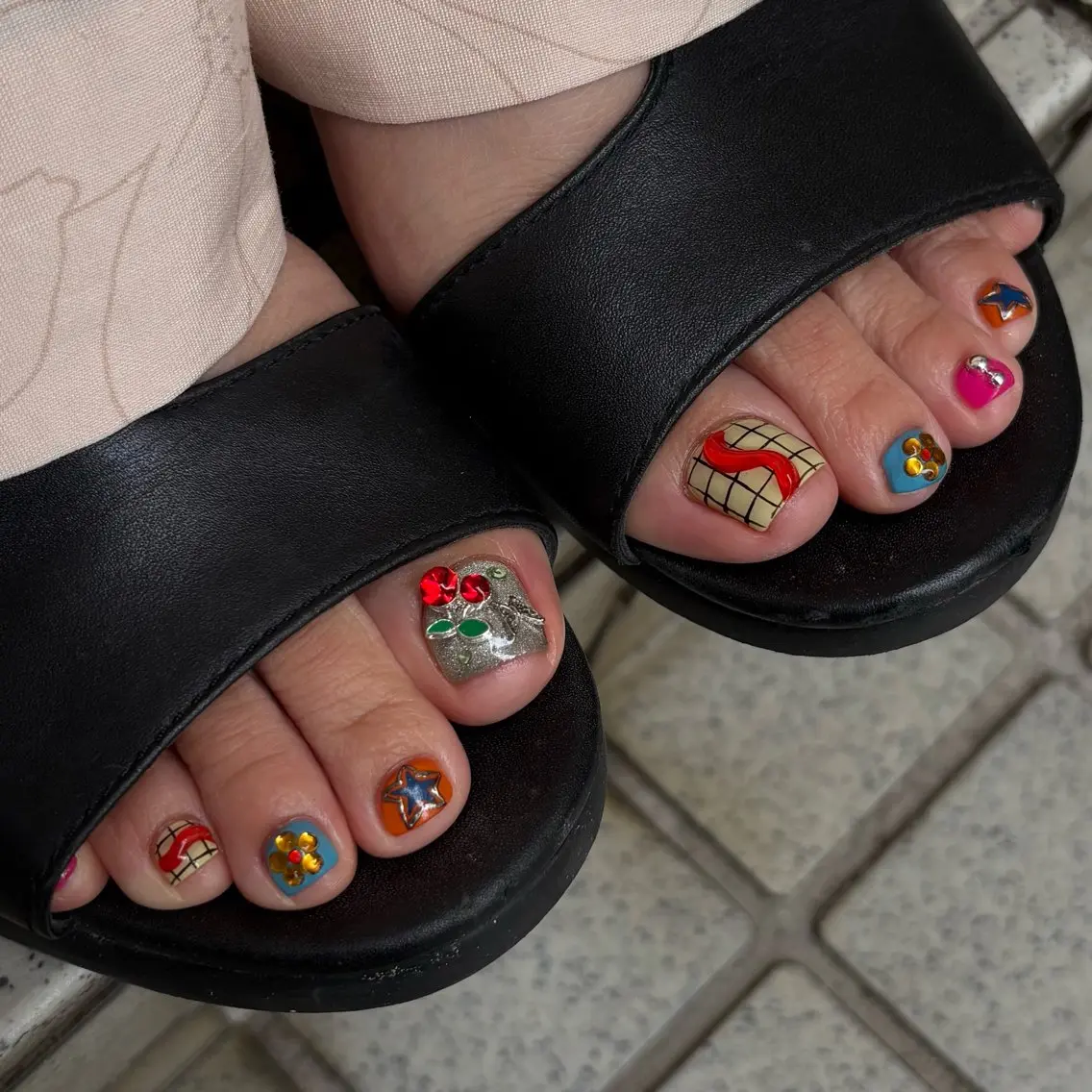 ネイル フットネイル フットネイル boigny nailのネイルデザイン