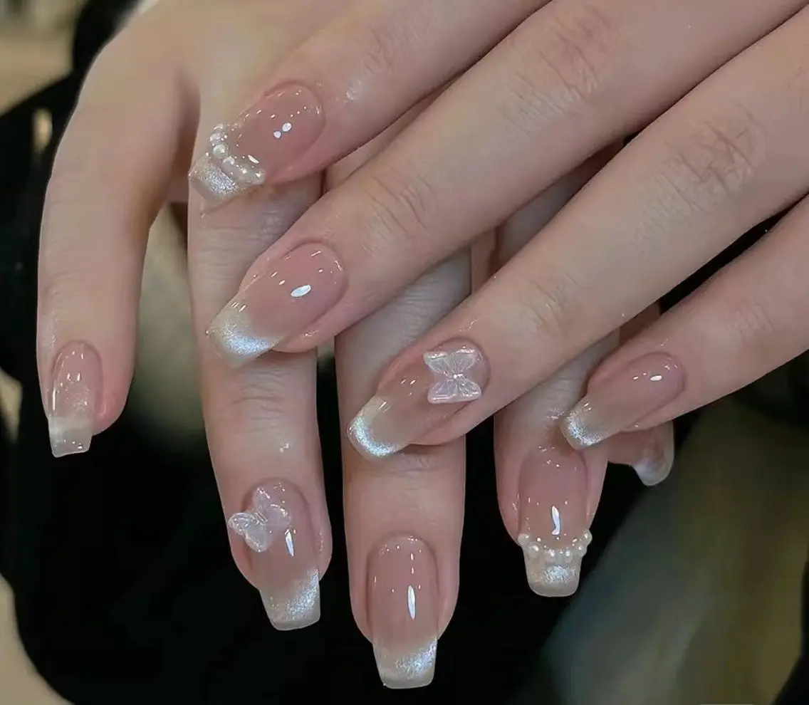 ネイル フレンチネイル マグネットネイル マグネットフレンチ ハンドネイル UM Nail Salonのネイルデザイン