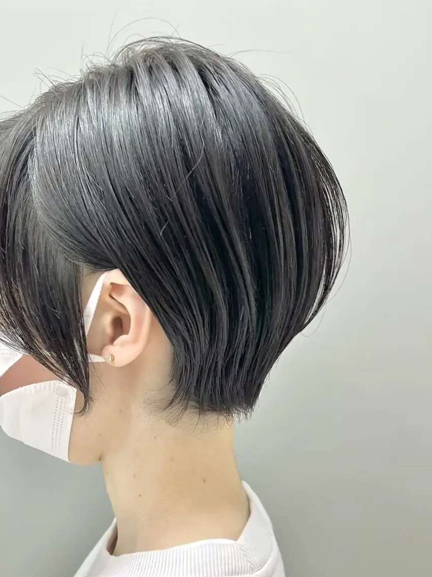 カラー 江坂 misaki のヘアスタイル