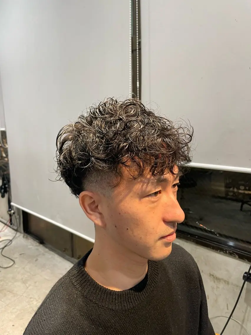 ショート パーマ メンズ メンズパーマ スペインカール カット パーマ トリートメント ヘッドスパ ヘアセット 美髪/透明感/レイヤ ーTATSUKI☘️のヘアスタイル