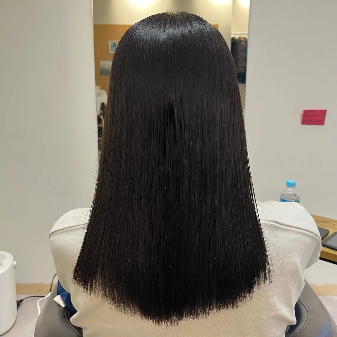 カラー 荒井 茉凜のヘアスタイル