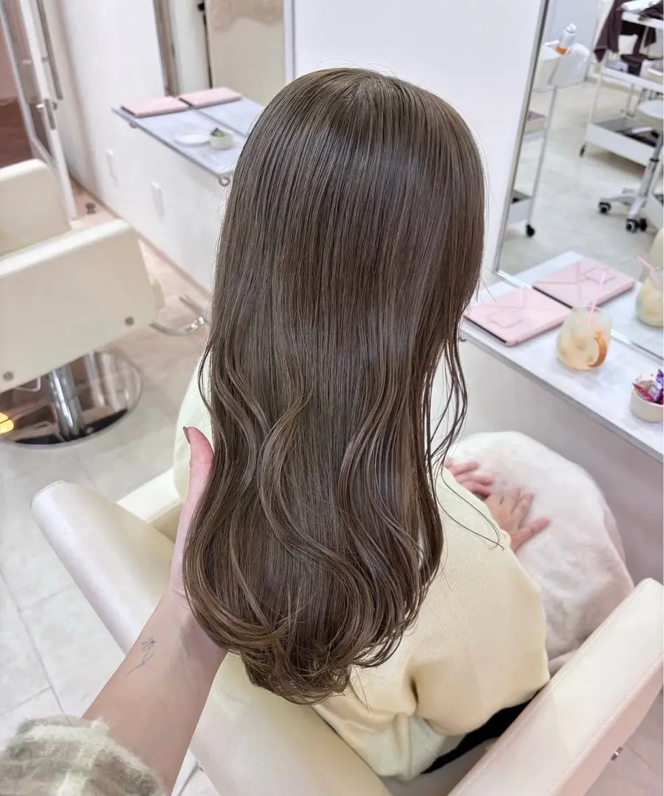 ロング カラー ブリーチ 透明感カラー ダブルカラー ブリーチなしカラー オリーブカラー カット ヘアカラー トリートメント 赤羽美容師 ayunaのヘアスタイル