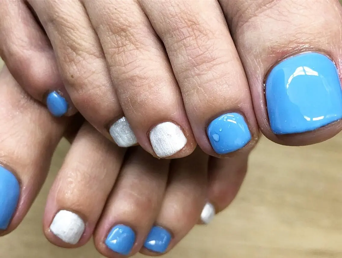 ネイル ブルー フットネイル esNail&eye イーズネイル＆アイのネイルデザイン